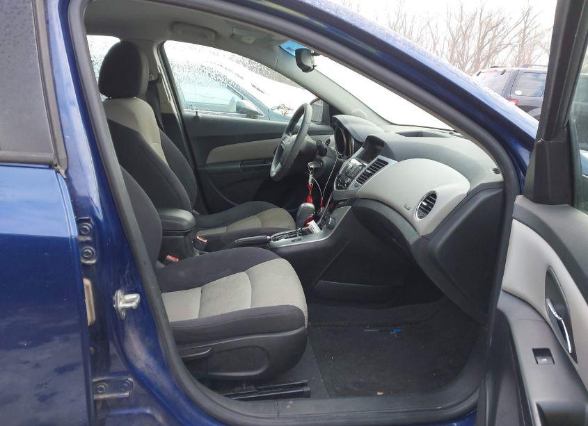 Photo 5 of 2013 Chevrolet Cruze LS AUTO (VIN 1G1PA5SHXD7152711)