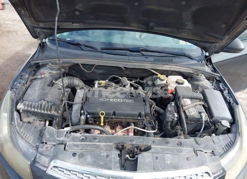 Photo 10 of 2013 Chevrolet Cruze LS AUTO (VIN 1G1PA5SHXD7192805)