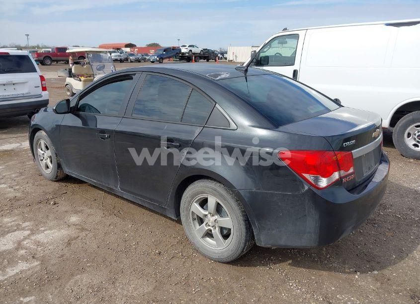 Photo 3 of 2013 Chevrolet Cruze LS AUTO (VIN 1G1PA5SHXD7192805)
