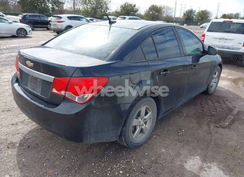 Photo 4 of 2013 Chevrolet Cruze LS AUTO (VIN 1G1PA5SHXD7192805)