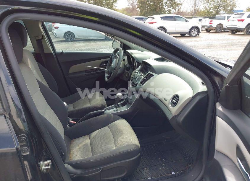 Photo 5 of 2013 Chevrolet Cruze LS AUTO (VIN 1G1PA5SHXD7192805)