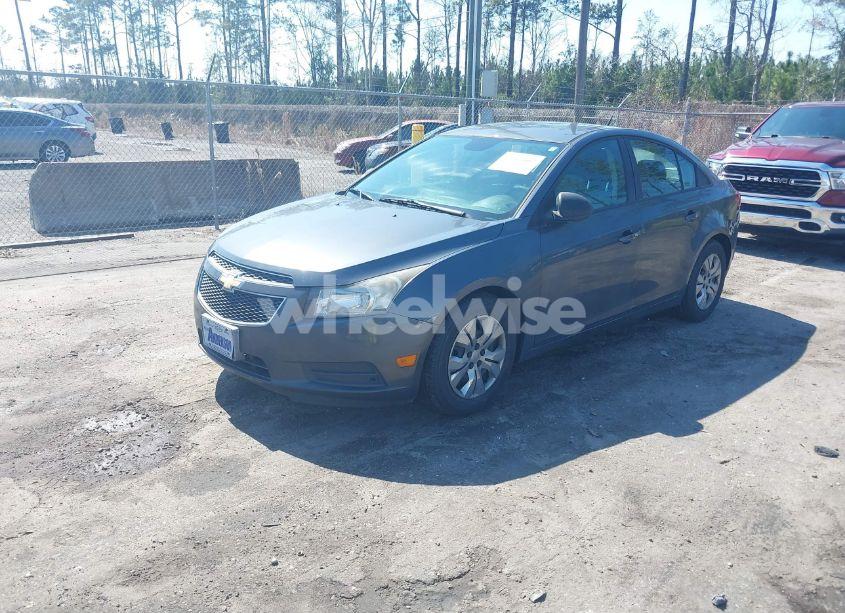 Photo 2 of 2013 Chevrolet Cruze LS AUTO (VIN 1G1PA5SHXD7208579)