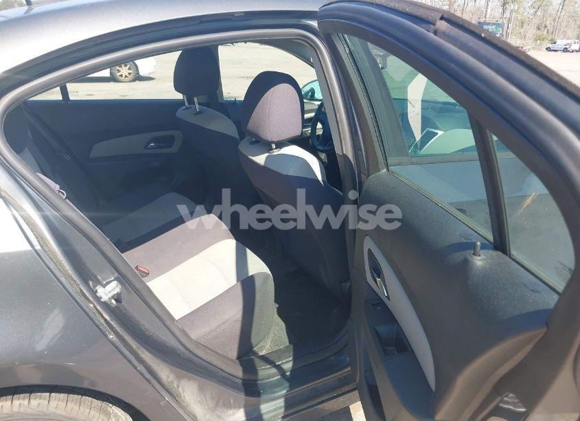 Photo 8 of 2013 Chevrolet Cruze LS AUTO (VIN 1G1PA5SHXD7208579)