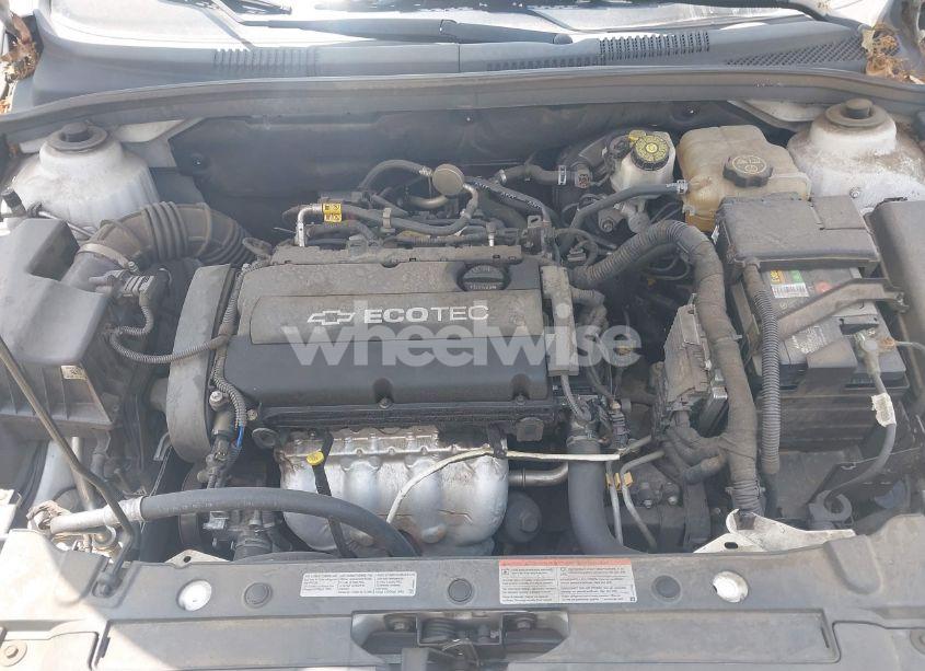 Photo 10 of 2013 Chevrolet Cruze LS AUTO (VIN 1G1PA5SHXD7210400)