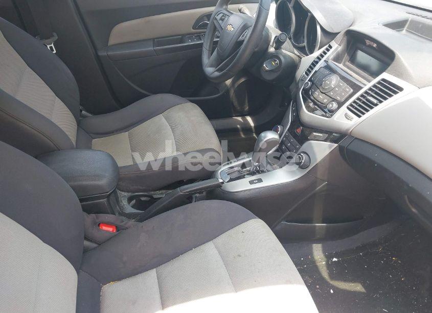 Photo 5 of 2013 Chevrolet Cruze LS AUTO (VIN 1G1PA5SHXD7210400)