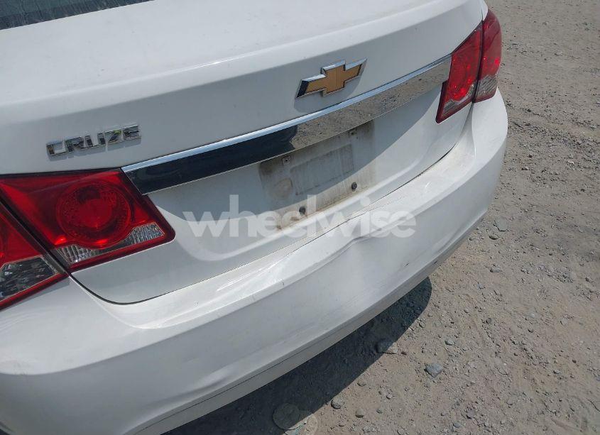Photo 6 of 2013 Chevrolet Cruze LS AUTO (VIN 1G1PA5SHXD7210400)
