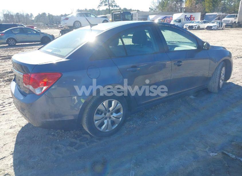 Photo 4 of 2013 Chevrolet Cruze LS AUTO (VIN 1G1PA5SHXD7270029)