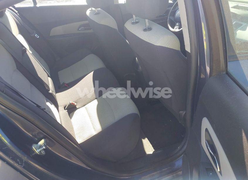 Photo 8 of 2013 Chevrolet Cruze LS AUTO (VIN 1G1PA5SHXD7270029)