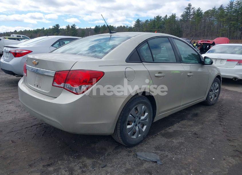 Photo 4 of 2013 Chevrolet Cruze LS AUTO (VIN 1G1PA5SHXD7311680)