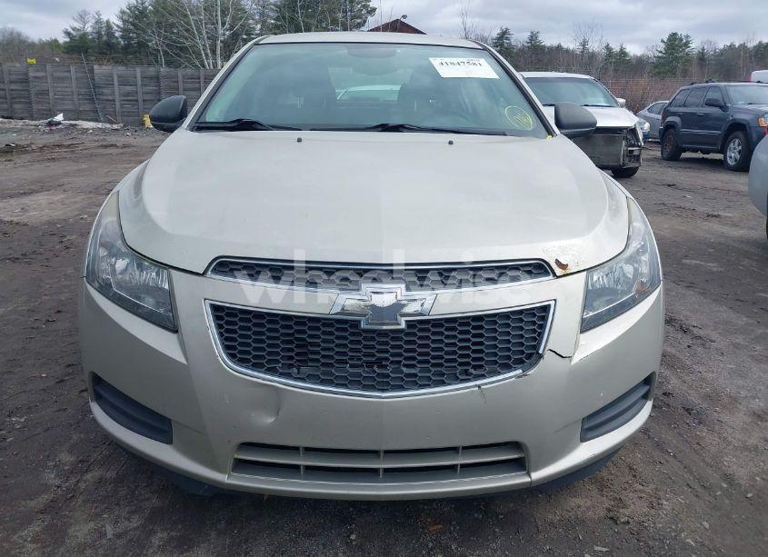 Photo 6 of 2013 Chevrolet Cruze LS AUTO (VIN 1G1PA5SHXD7311680)