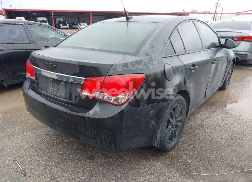 Photo 4 of 2014 Chevrolet Cruze LS AUTO (VIN 1G1PA5SHXE7147140)