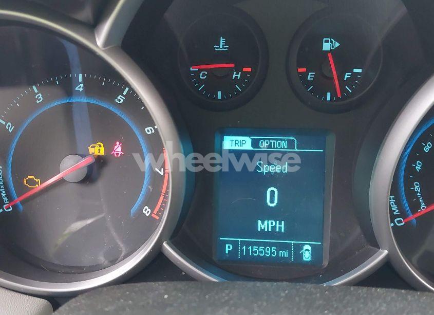 Photo 7 of 2014 Chevrolet Cruze LS AUTO (VIN 1G1PA5SHXE7147140)