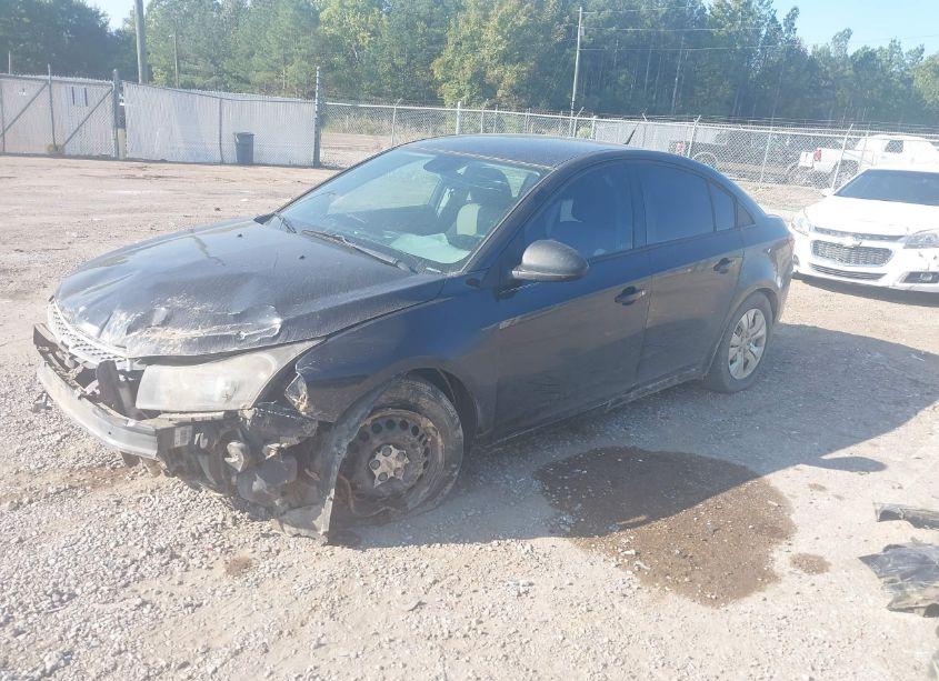 Photo 2 of 2014 Chevrolet Cruze LS AUTO (VIN 1G1PA5SHXE7173477)