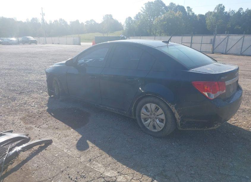 Photo 3 of 2014 Chevrolet Cruze LS AUTO (VIN 1G1PA5SHXE7173477)