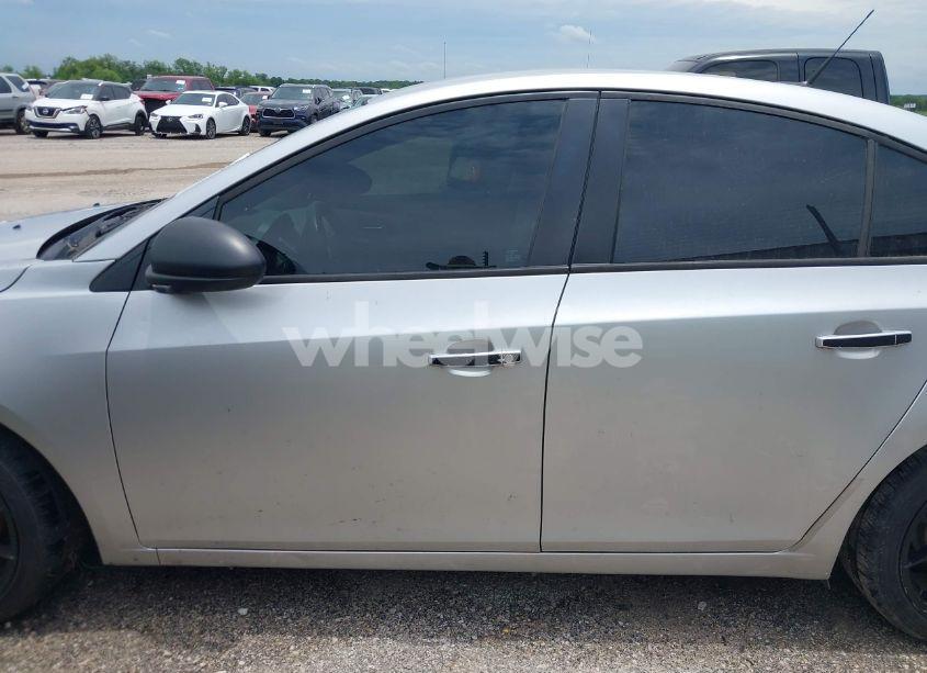 Photo 15 of 2014 Chevrolet Cruze LS AUTO (VIN 1G1PA5SHXE7190358)