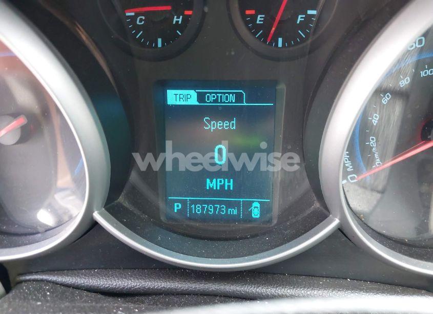 Photo 7 of 2014 Chevrolet Cruze LS AUTO (VIN 1G1PA5SHXE7190358)