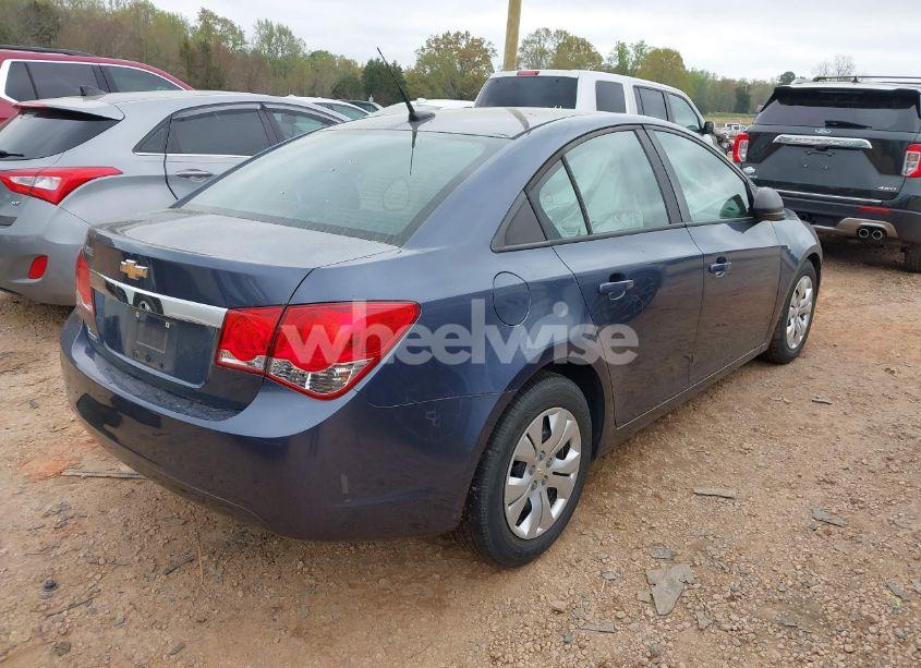 Photo 4 of 2014 Chevrolet Cruze LS AUTO (VIN 1G1PA5SHXE7190912)