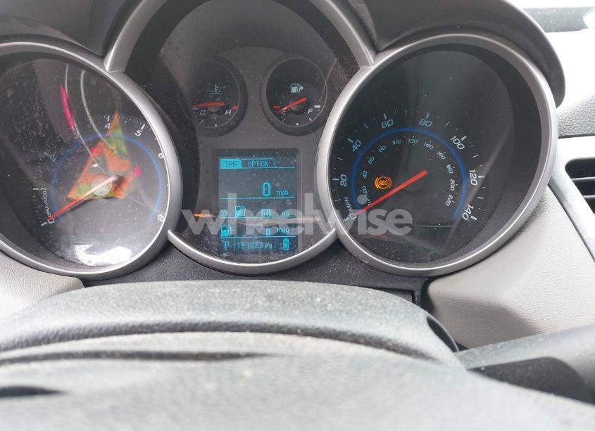 Photo 7 of 2014 Chevrolet Cruze LS AUTO (VIN 1G1PA5SHXE7210933)