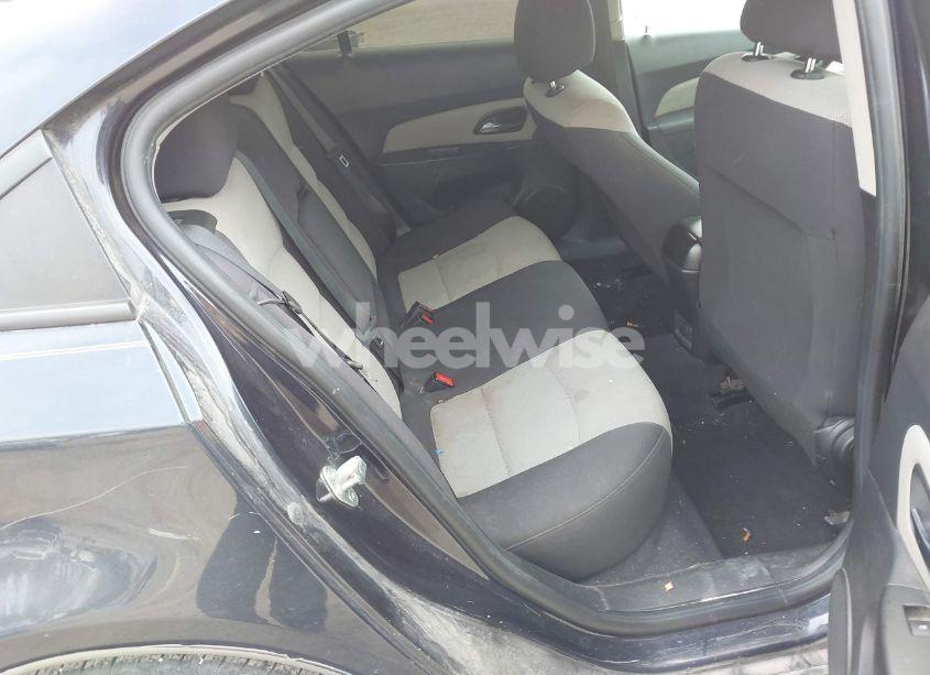 Photo 8 of 2014 Chevrolet Cruze LS AUTO (VIN 1G1PA5SHXE7210933)