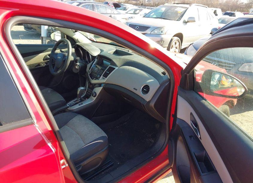 Photo 5 of 2014 Chevrolet Cruze LS AUTO (VIN 1G1PA5SHXE7224816)