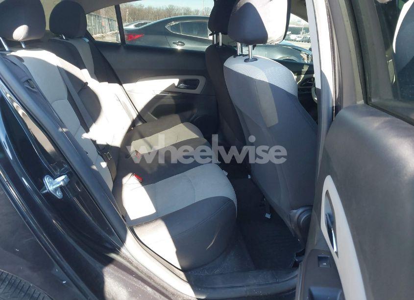 Photo 8 of 2014 Chevrolet Cruze LS AUTO (VIN 1G1PA5SHXE7231703)