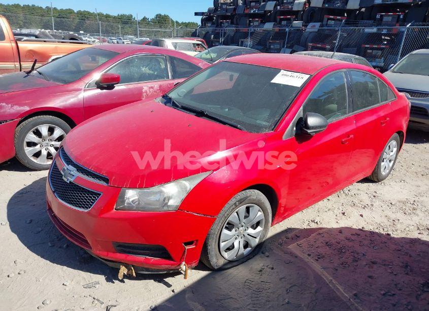 Photo 2 of 2014 Chevrolet Cruze LS AUTO (VIN 1G1PA5SHXE7239025)