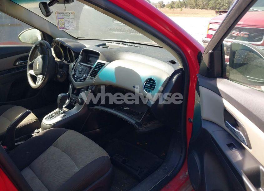 Photo 5 of 2014 Chevrolet Cruze LS AUTO (VIN 1G1PA5SHXE7239025)