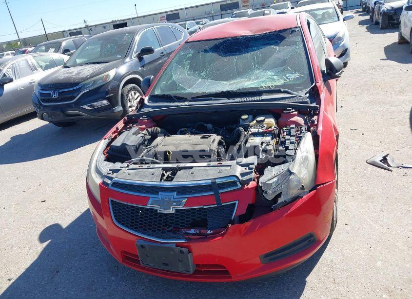 Photo 6 of 2014 Chevrolet Cruze LS AUTO (VIN 1G1PA5SHXE7253930)