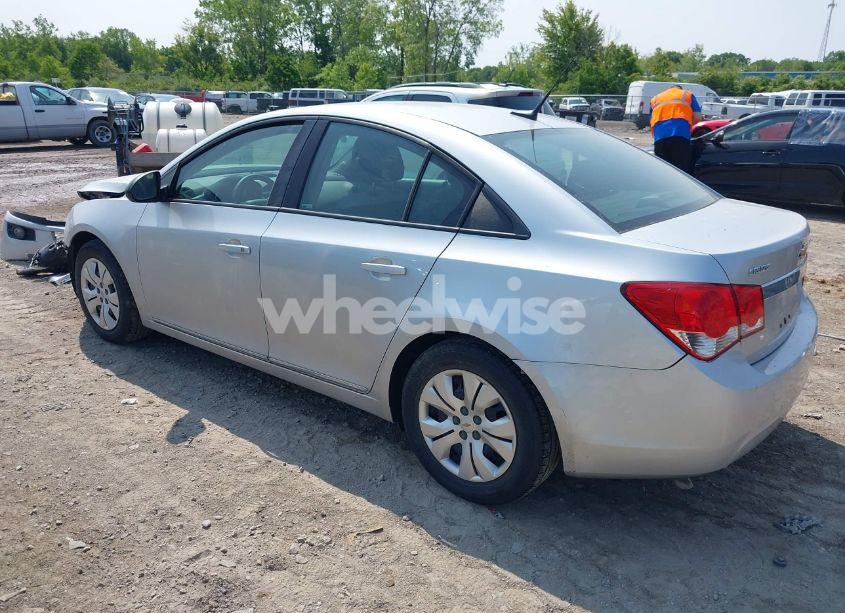 Photo 3 of 2014 Chevrolet Cruze LS AUTO (VIN 1G1PA5SHXE7257475)