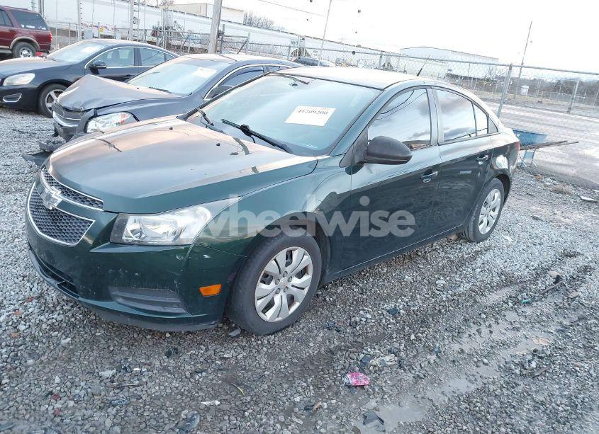 Photo 2 of 2014 Chevrolet Cruze LS (VIN 1G1PA5SHXE7282148)
