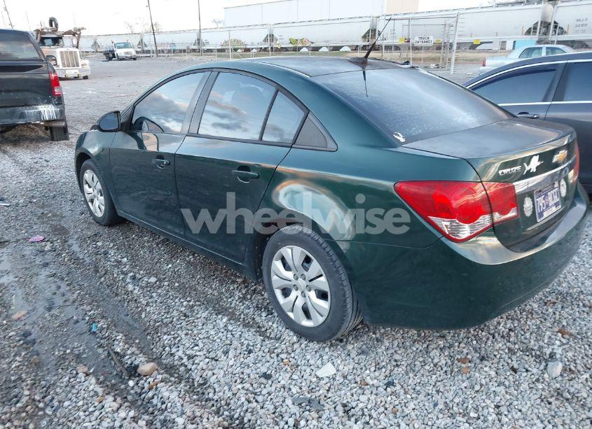 Photo 3 of 2014 Chevrolet Cruze LS (VIN 1G1PA5SHXE7282148)