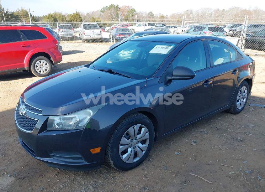 Photo 2 of 2014 Chevrolet Cruze LS AUTO (VIN 1G1PA5SHXE7336368)