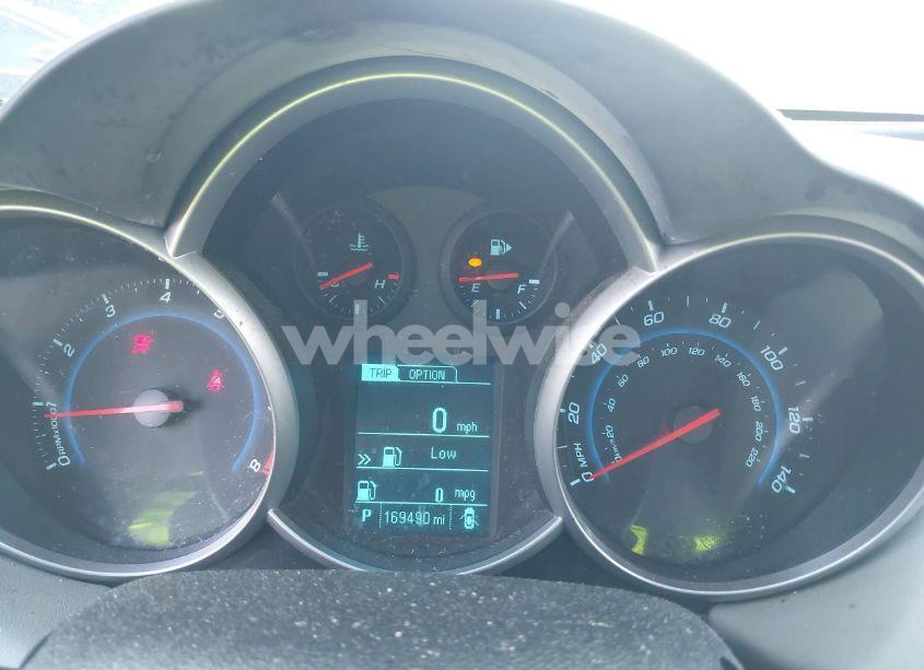 Photo 7 of 2014 Chevrolet Cruze LS AUTO (VIN 1G1PA5SHXE7336368)