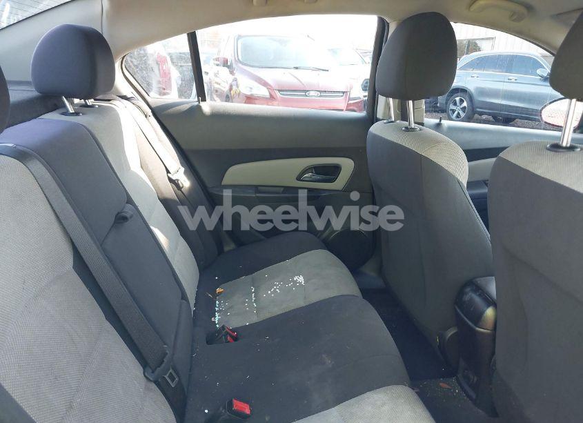 Photo 8 of 2014 Chevrolet Cruze LS AUTO (VIN 1G1PA5SHXE7336368)