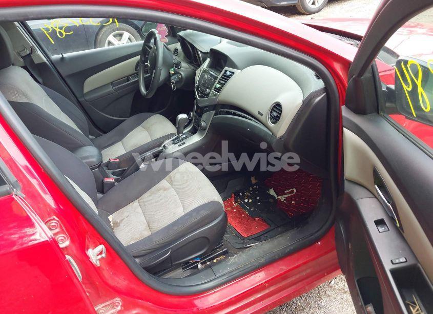 Photo 5 of 2015 Chevrolet Cruze LS AUTO (VIN 1G1PA5SHXF7112471)