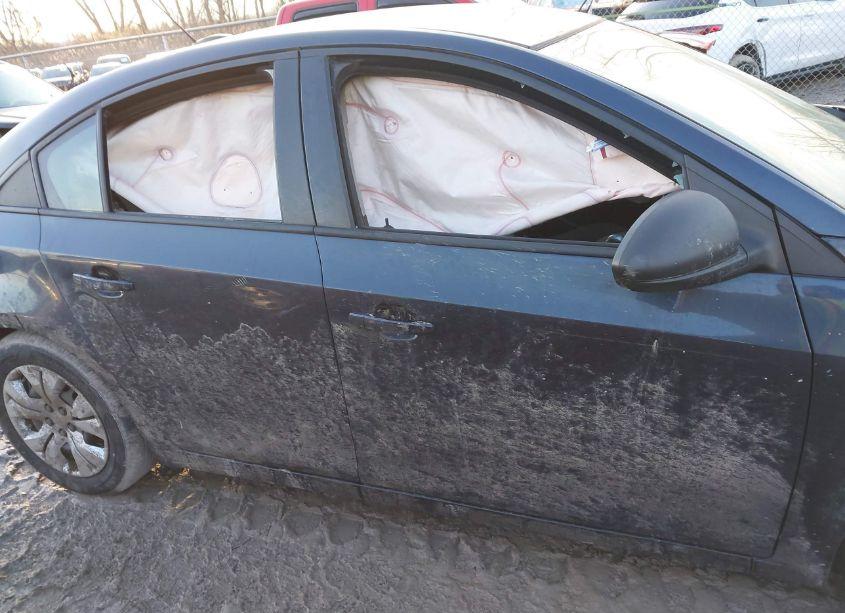 Photo 13 of 2015 Chevrolet Cruze LS AUTO (VIN 1G1PA5SHXF7130839)