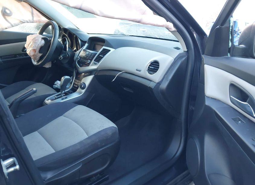 Photo 5 of 2015 Chevrolet Cruze LS AUTO (VIN 1G1PA5SHXF7130839)