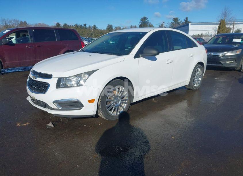 Photo 2 of 2015 Chevrolet Cruze LS AUTO (VIN 1G1PA5SHXF7150184)