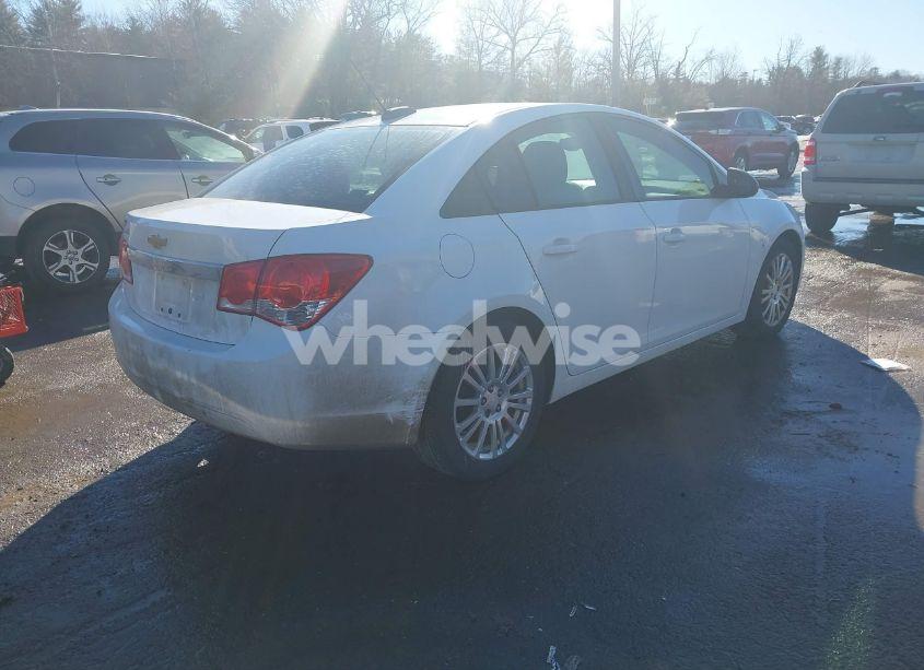 Photo 4 of 2015 Chevrolet Cruze LS AUTO (VIN 1G1PA5SHXF7150184)