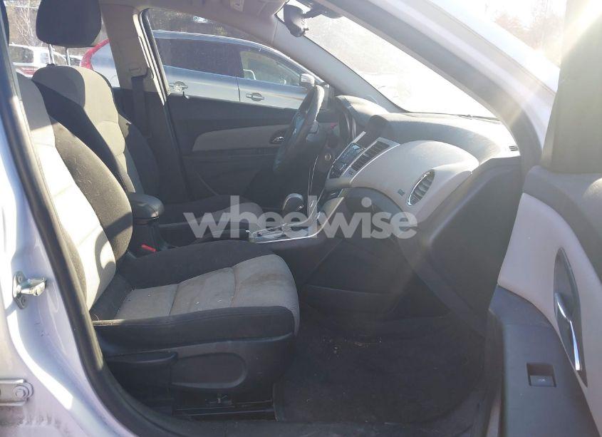 Photo 5 of 2015 Chevrolet Cruze LS AUTO (VIN 1G1PA5SHXF7150184)