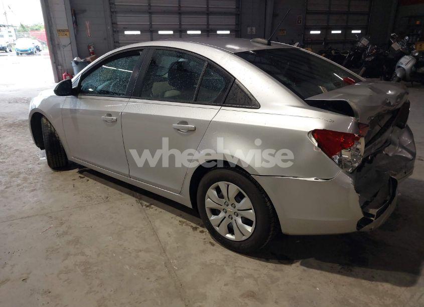 Photo 3 of 2015 Chevrolet Cruze LS AUTO (VIN 1G1PA5SHXF7202798)