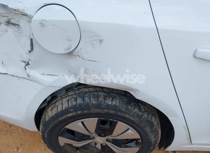 Photo 6 of 2015 Chevrolet Cruze LS AUTO (VIN 1G1PA5SHXF7231072)