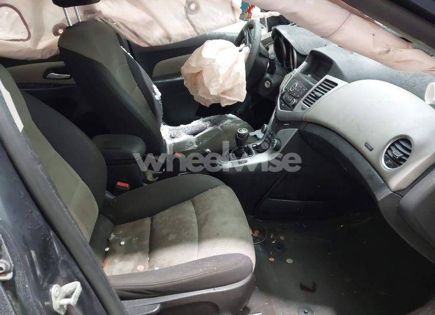 Photo 5 of 2013 Chevrolet Cruze LS MANUAL (VIN 1G1PB5SG1D7315041)