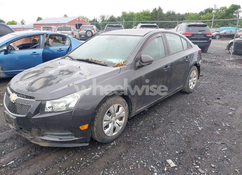 Photo 2 of 2014 Chevrolet Cruze LS MANUAL (VIN 1G1PB5SG1E7190169)