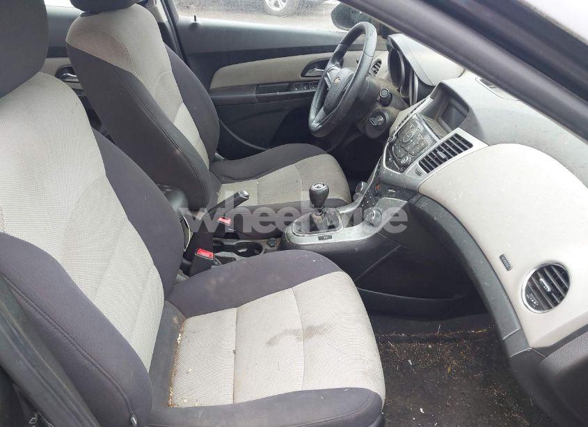 Photo 5 of 2014 Chevrolet Cruze LS MANUAL (VIN 1G1PB5SG1E7190169)