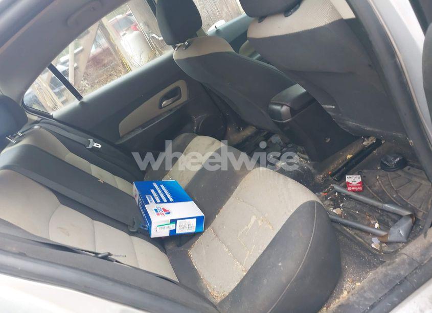 Photo 8 of 2015 Chevrolet Cruze LS MANUAL (VIN 1G1PB5SG8F7288813)