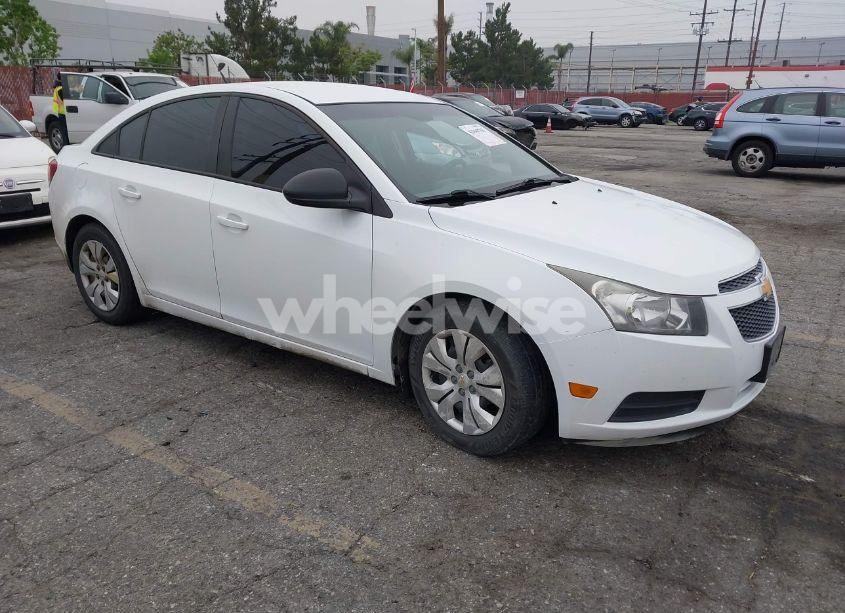 2014 Chevrolet Cruze LS MANUAL (VIN 1G1PB5SG9E7168906) main photo