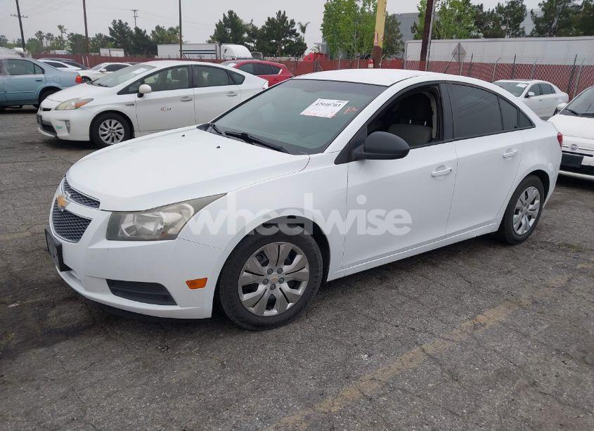 Photo 2 of 2014 Chevrolet Cruze LS MANUAL (VIN 1G1PB5SG9E7168906)