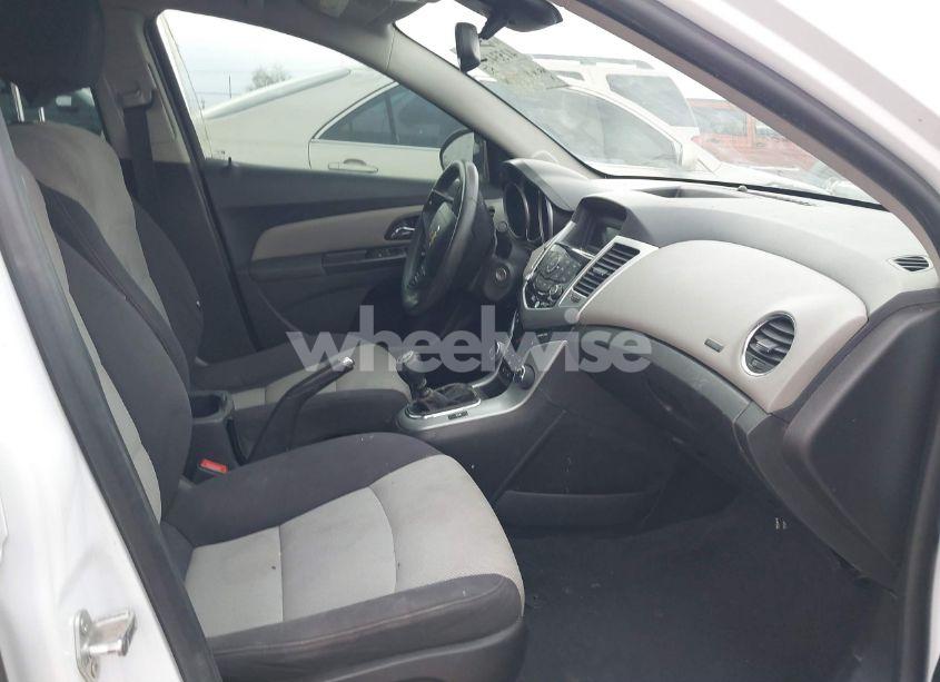 Photo 5 of 2014 Chevrolet Cruze LS MANUAL (VIN 1G1PB5SGXE7139849)