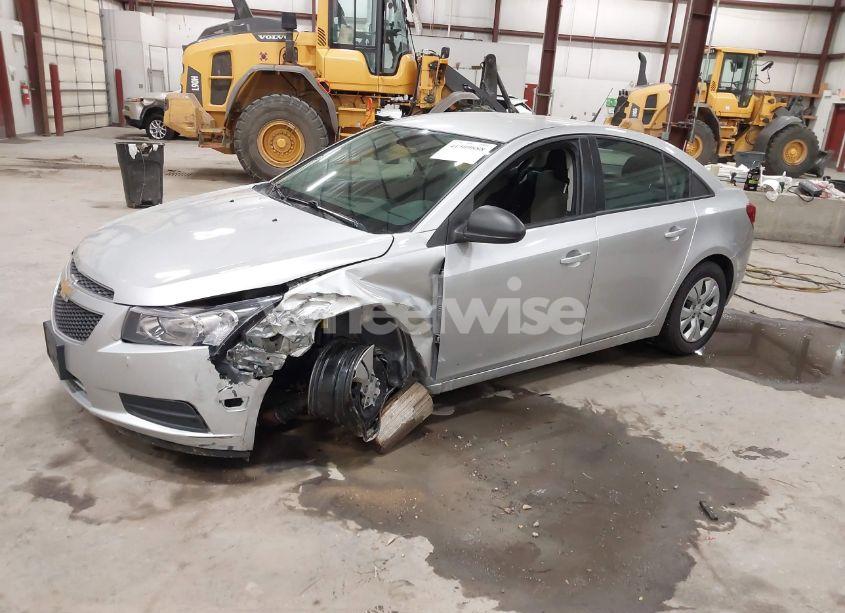 Photo 2 of 2014 Chevrolet Cruze (VIN 1G1PB5SH0E7279305)